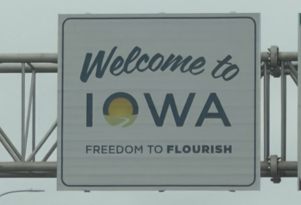 Welcome to Iowa sign at Wisconsin-Iowa border